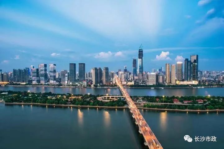 以城市，見未來；與城市，共成長